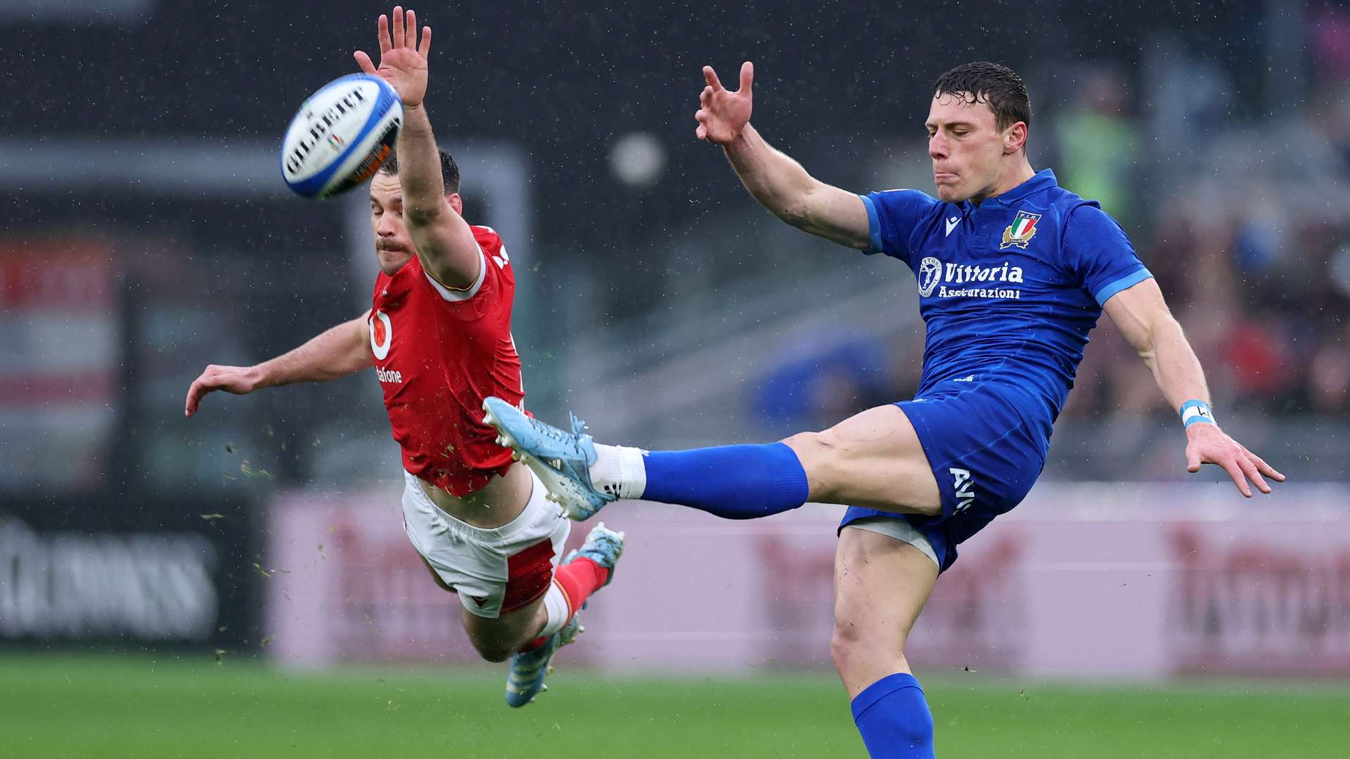 特朗普就任一个月，“美国优先”变“美国唯一”？｜ 国际识局.